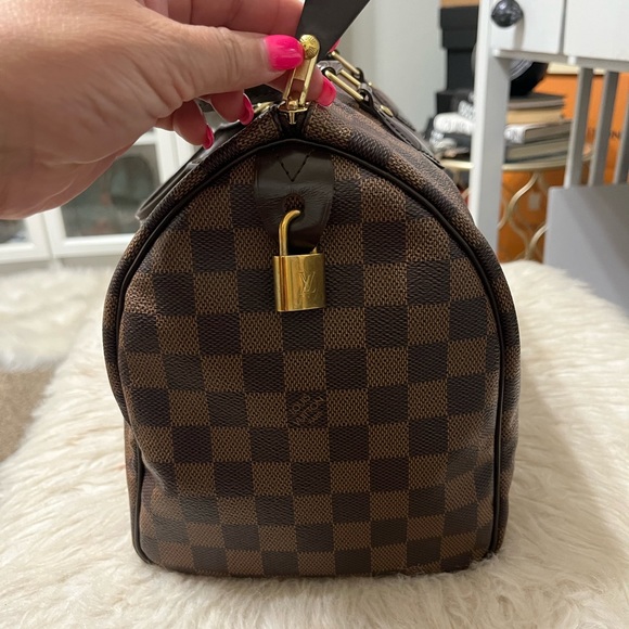 Speedy 30 Damier Ebene. Very clean and hardy used. Comes with lock and key. - Picture 2 of 10